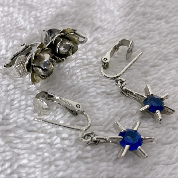 Vintage Silver Tone  Rose & Silver Tone Blue Star Clip On Earrings x2 - Picture 4 of 9